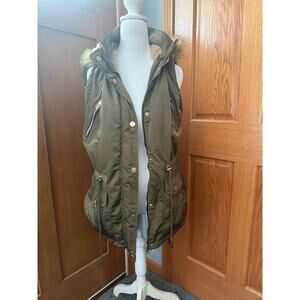 YMI Green Faux Fur Lined Hooded Vest Size XL